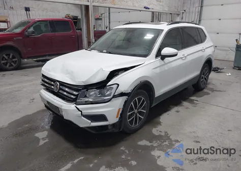 2020 Volkswagen Tiguan 2.0T Se/2.0T Se R-Line Black/2.0T Sel z USA, uszkodzony, nr VIN 3VV2B7AX3LM055004